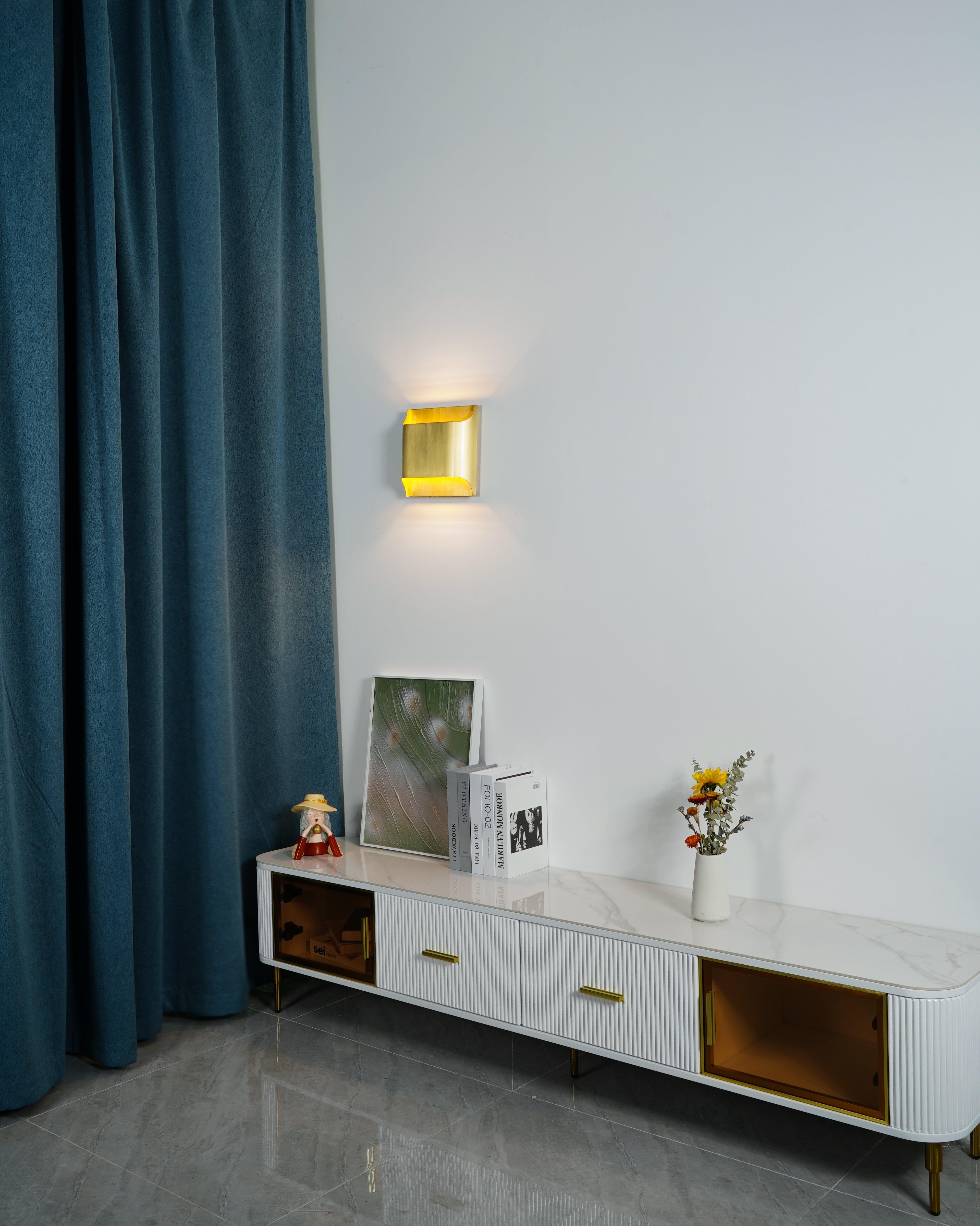 Leclerc Brass Wall Lamp - Letslighting