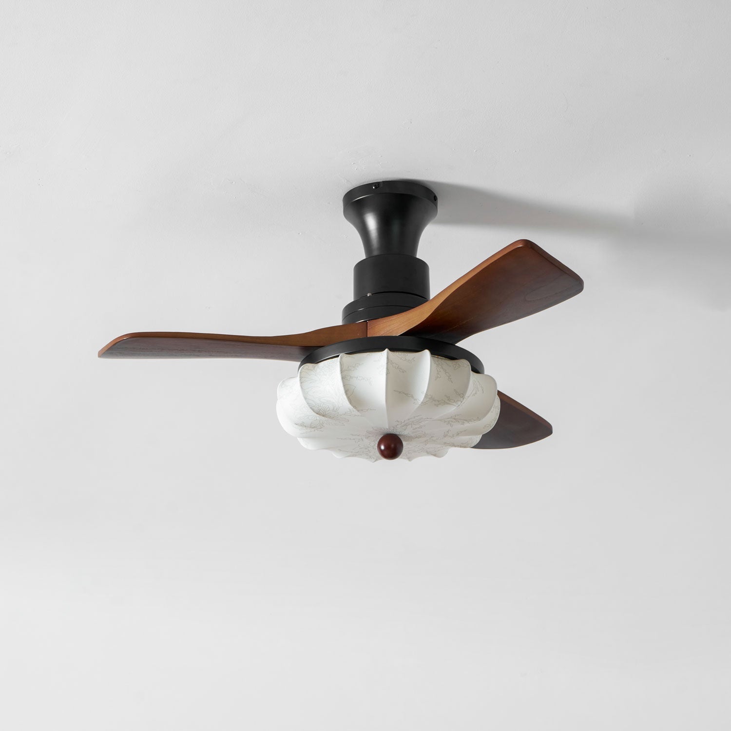 Ventilador de Techo con Luz Jasper Bloom, detalle de la fijación de las aspas
