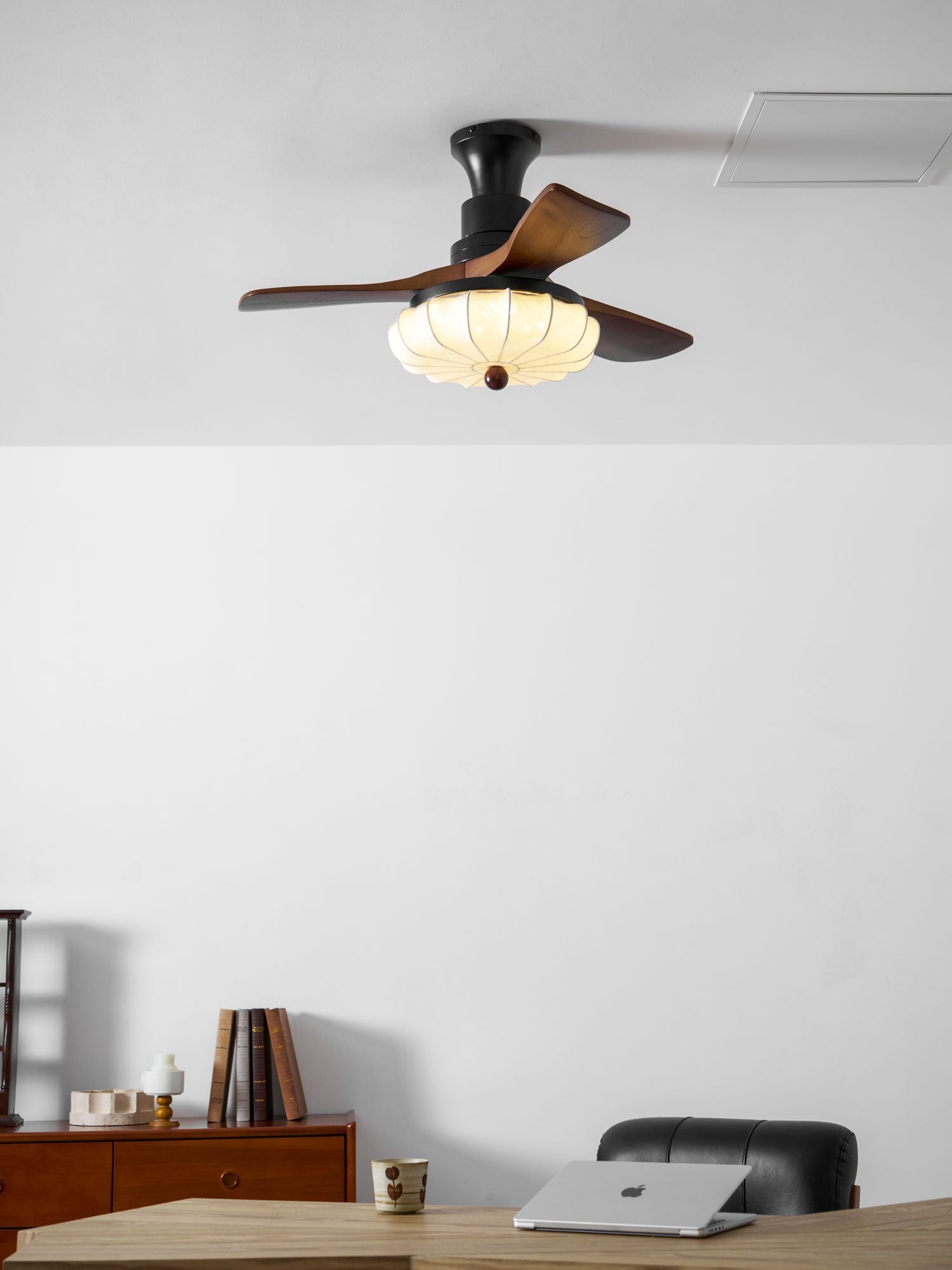 Ventilador de Techo con Luz Jasper Bloom, en un comedor