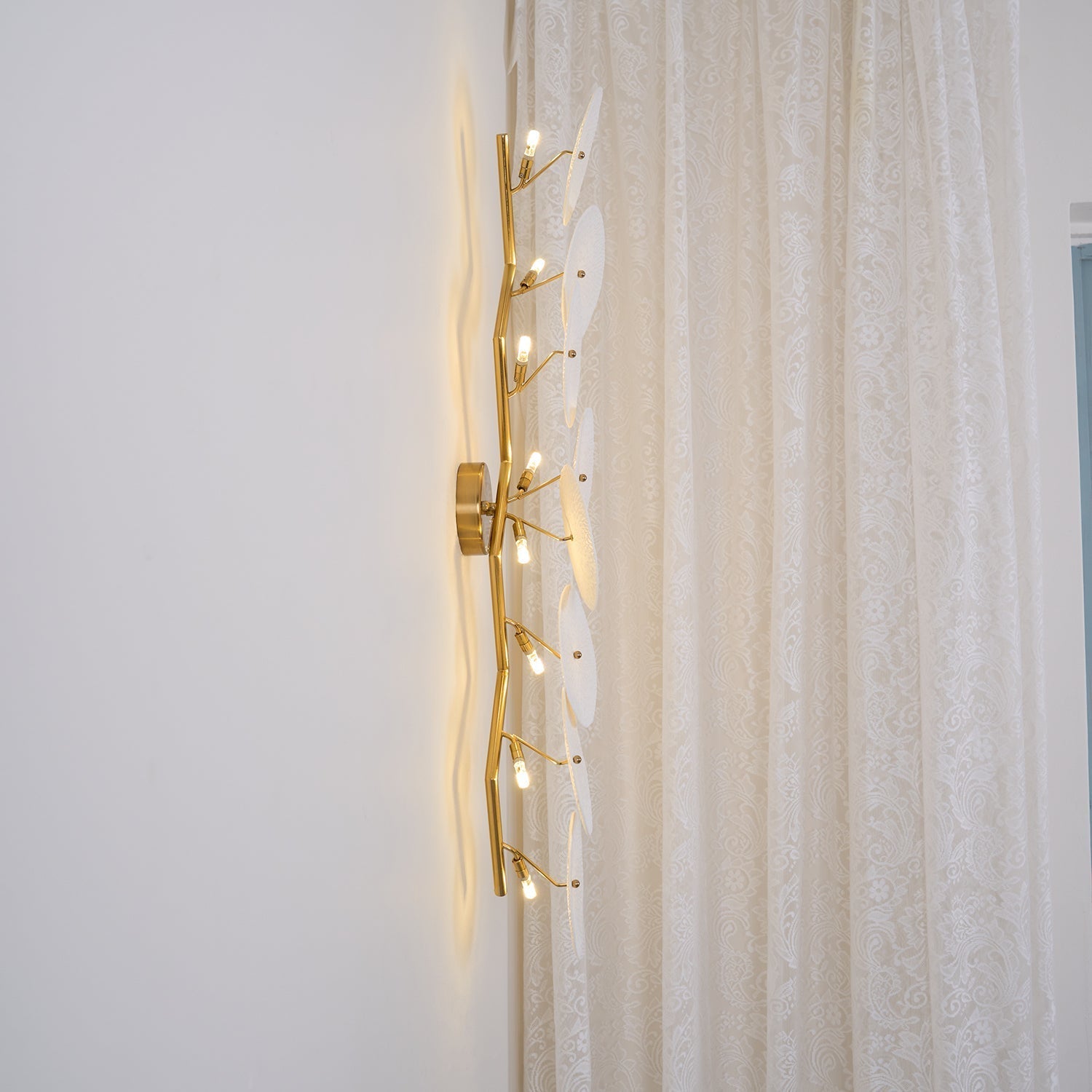 Olivia Lámpara de Pared con Pétalos de Loto