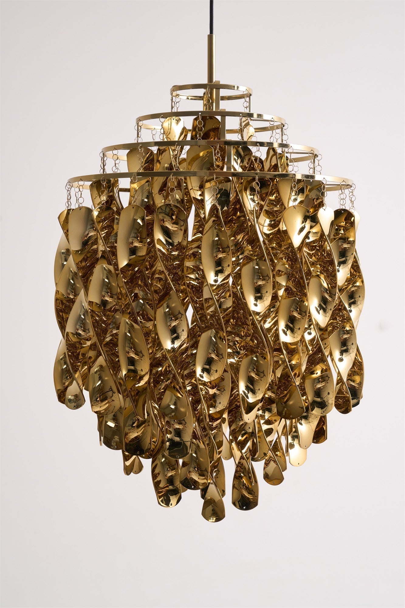 Isoran Luxe Acrylic Chandelier - Letslighting