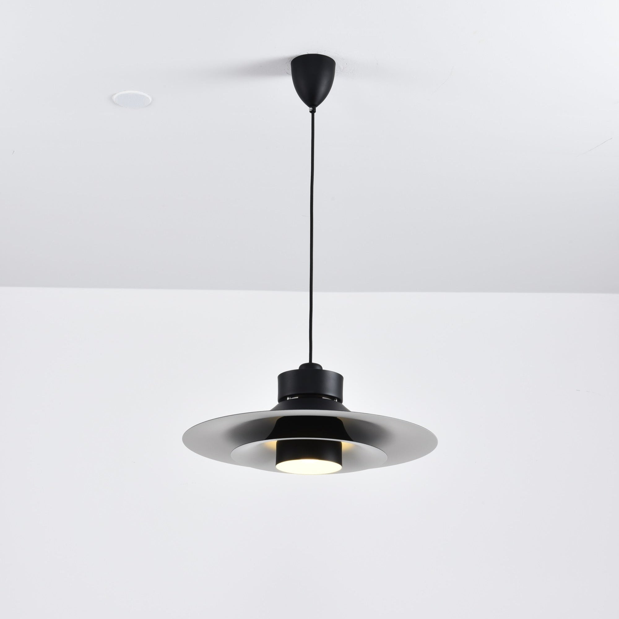 Sadie Minimalist Metal Pendant Lamp - Letslighting
