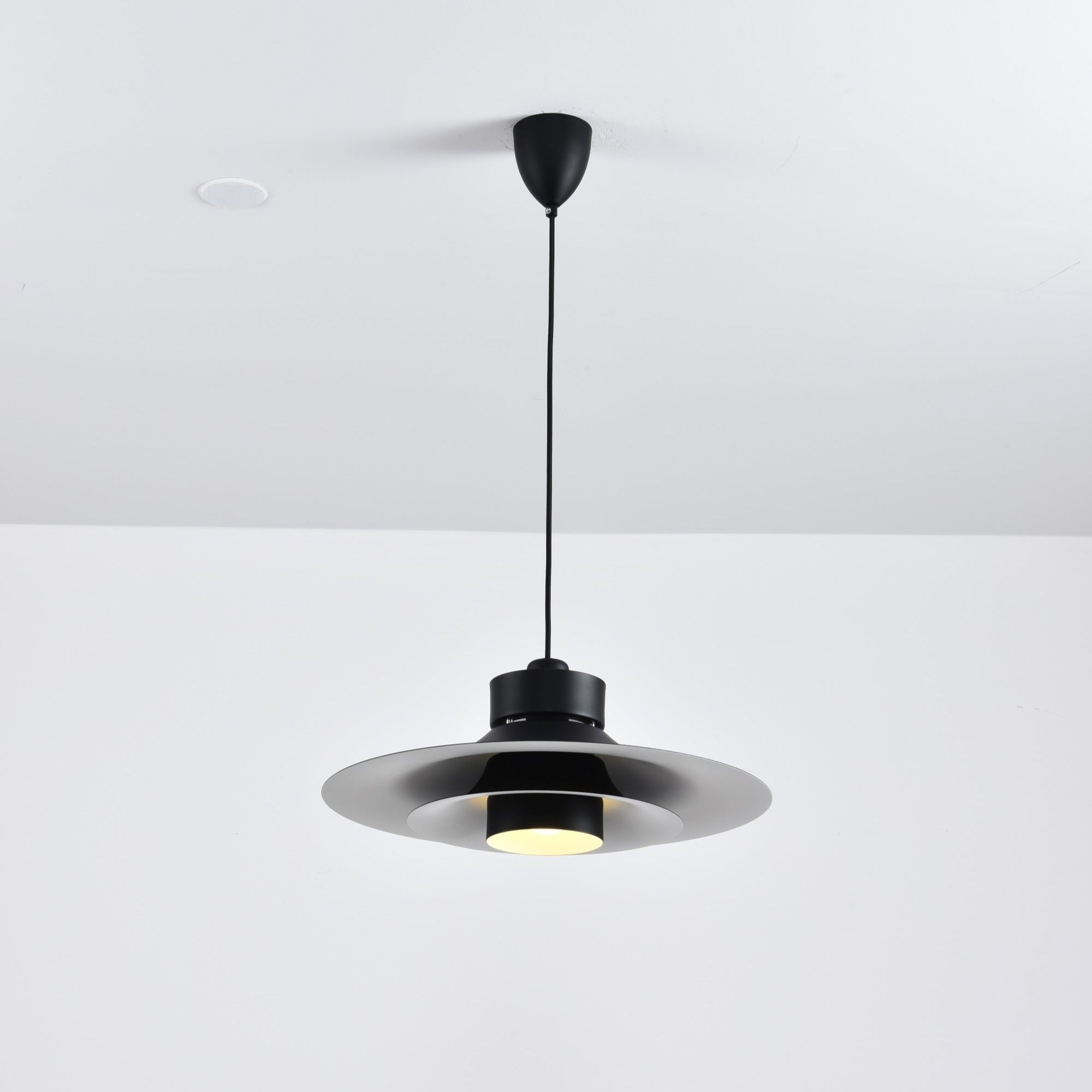 Sadie Minimalist Metal Pendant Lamp - Letslighting