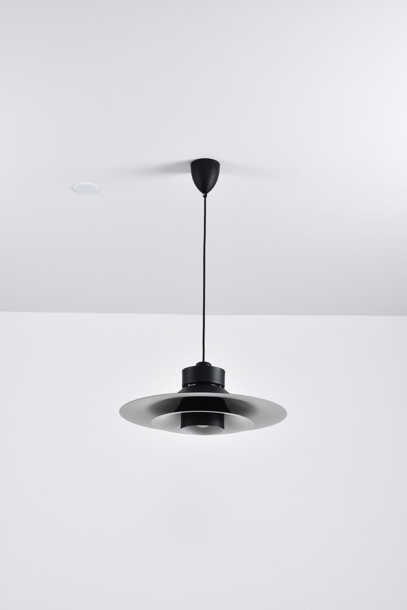 Sadie Minimalist Metal Pendant Lamp - Letslighting