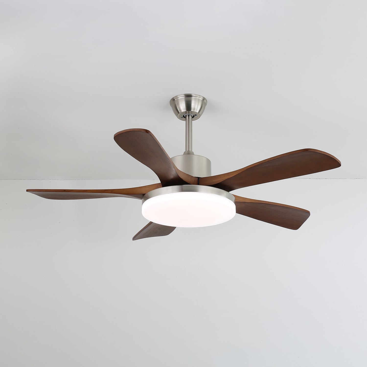 Ventilador de Techo Aurelia con Luz y mando a distancia para ajustar velocidad e iluminación