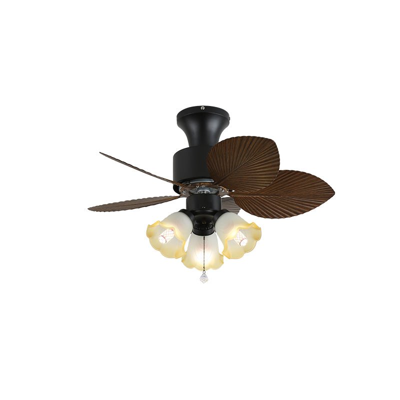 Ventilador Liora con luz en un elegante acabado Negro.