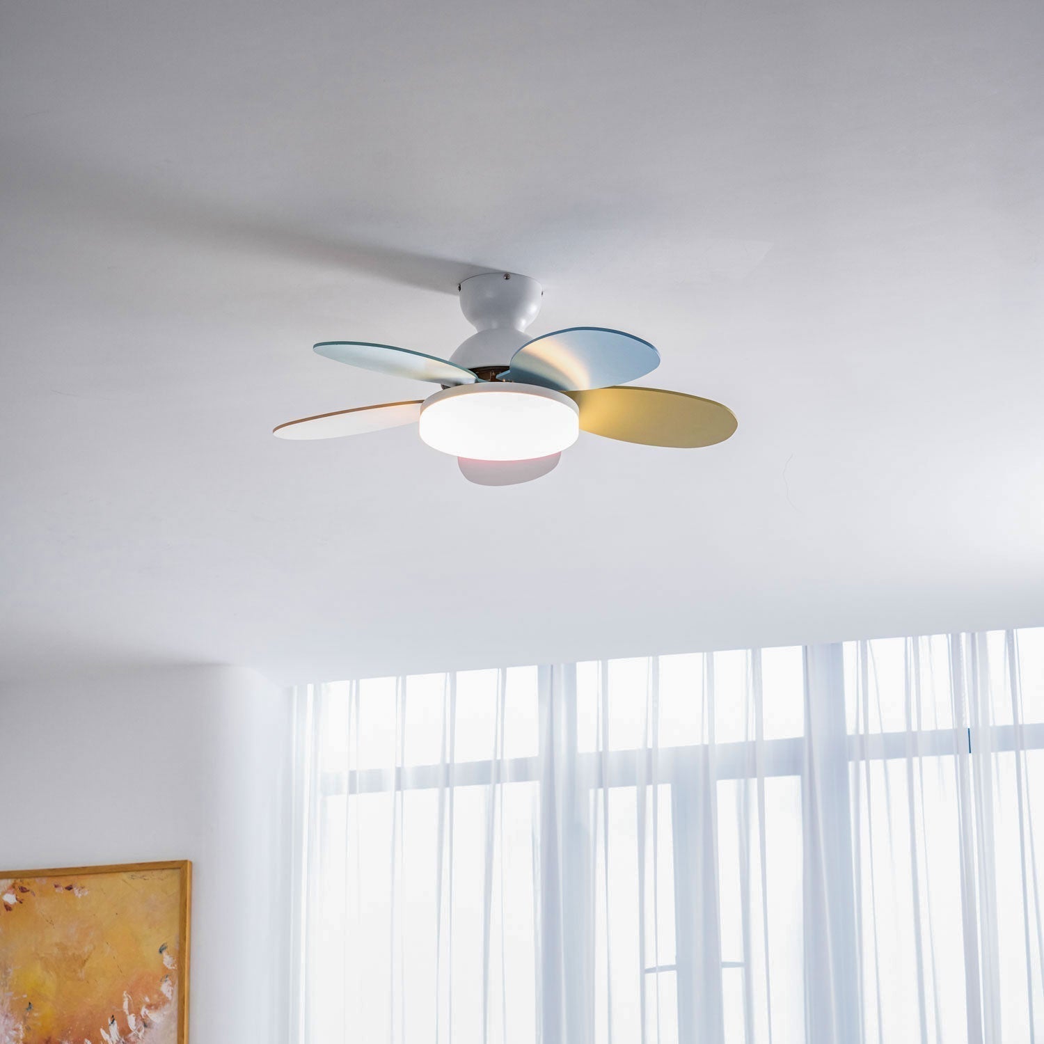 Ventilador de Techo con Luz Liora, destacando los beneficios del motor de cobre puro