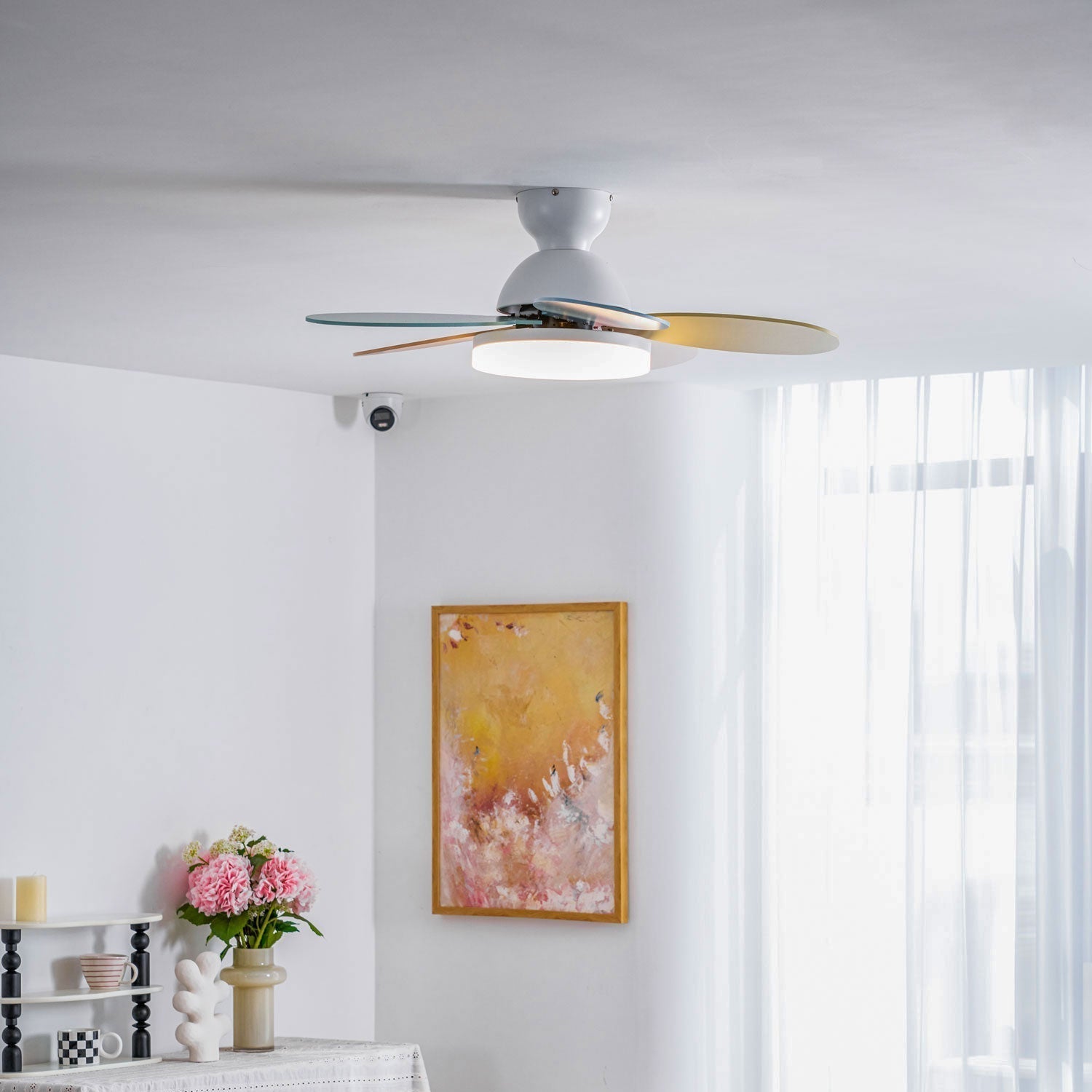Ventilador de Techo Liora de Cristal Colorido, detalle de la fuente de luz LED