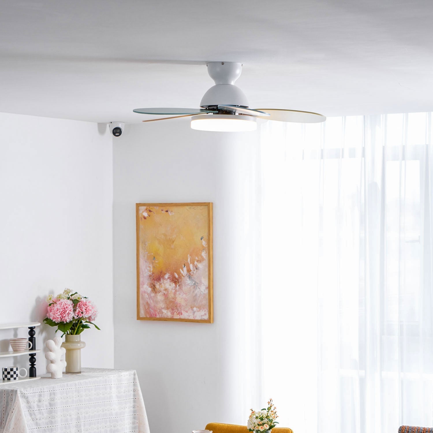 Ventilador de Techo con Luz Liora, mostrando diferentes opciones de acabado del cuerpo