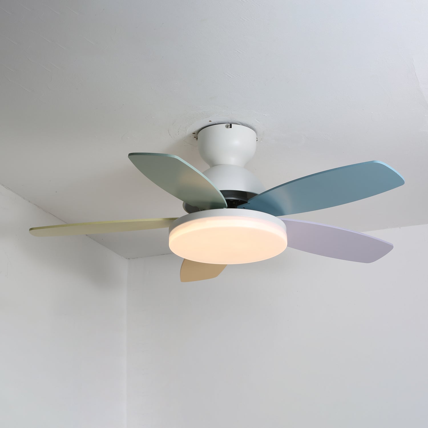 Liora Ventilador de Techo con Luz de Cristal Colorido para Niños