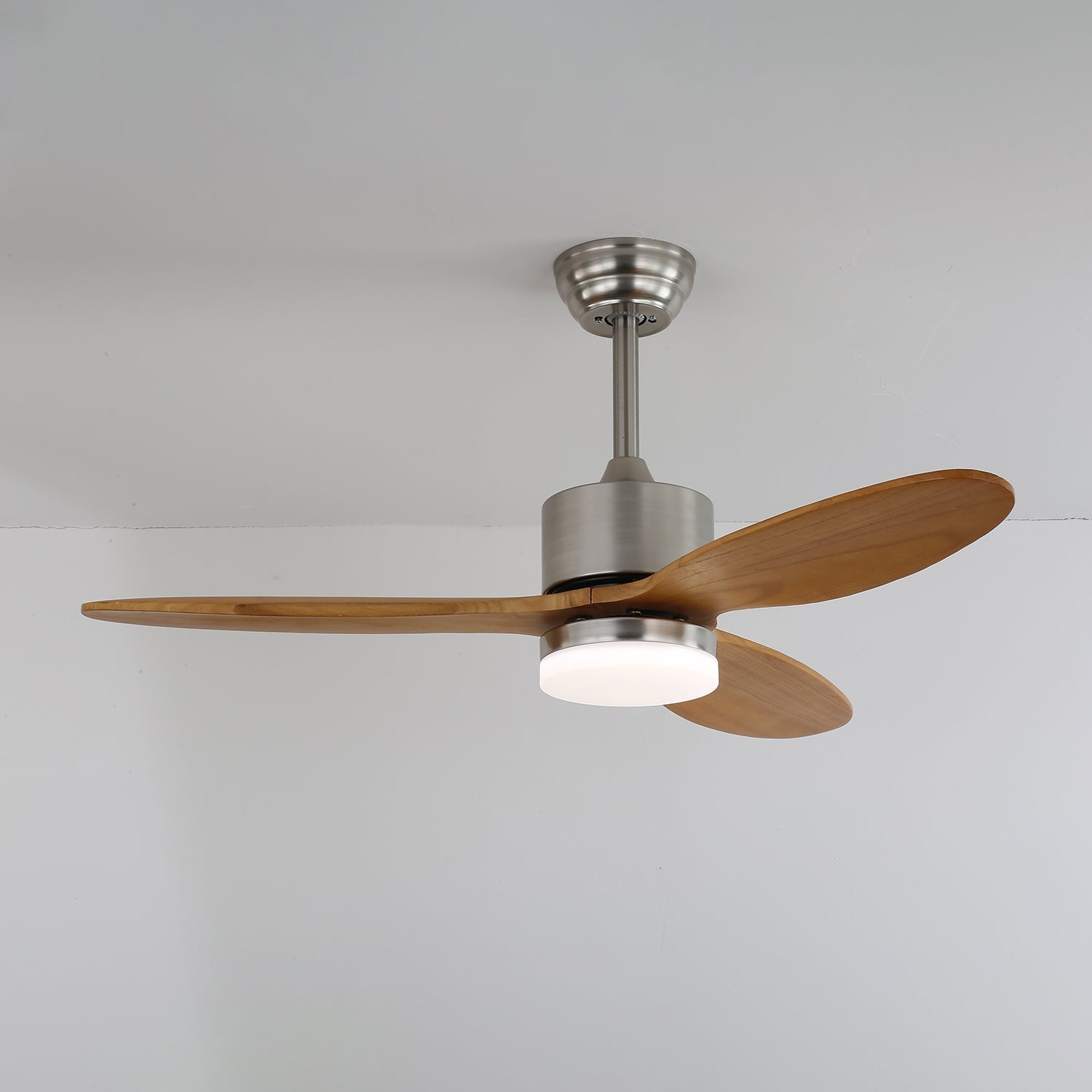 Dimensiones y características del Ventilador de Techo Minimalista Elara con Luz