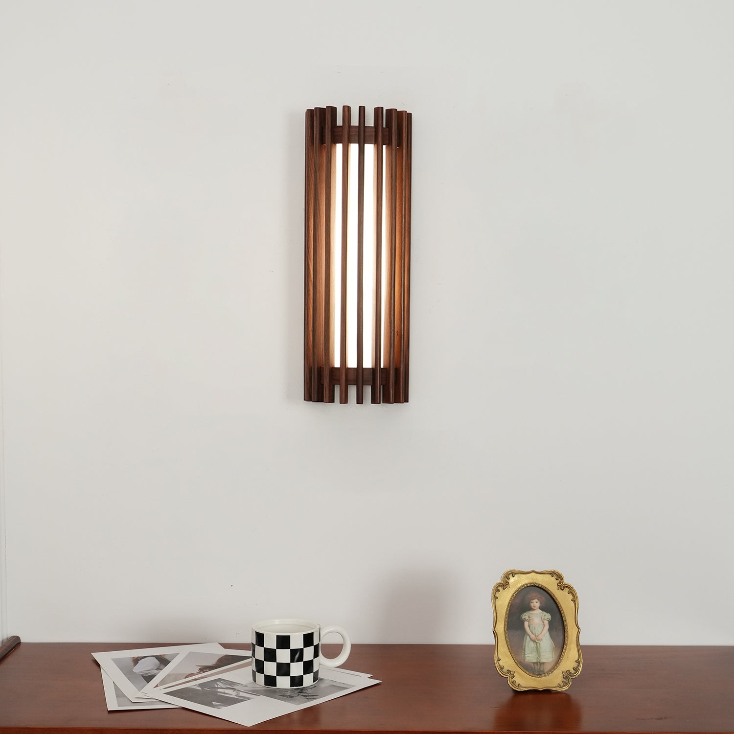 Muto Lámpara de pared interior de nogal