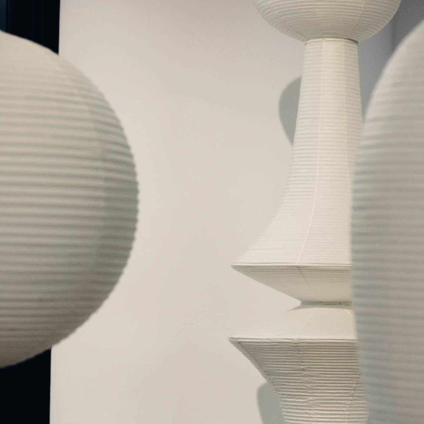 Ritta Lámpara Colgante Vertical Escultural de Papel