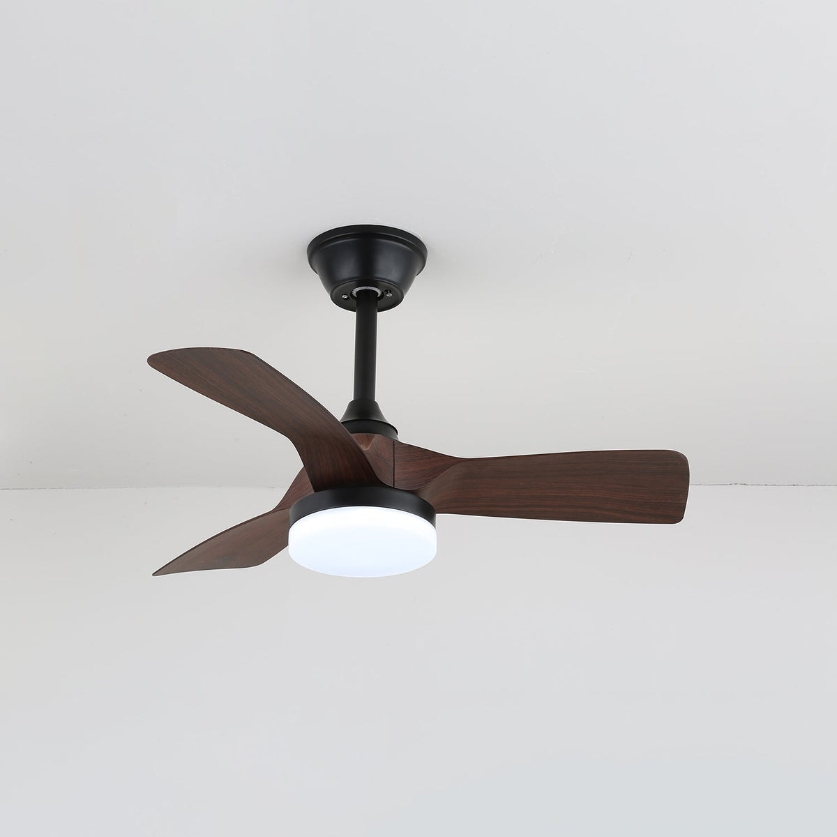Ventilador de Techo Minimalista de Madera Orlen con Luz en acabado negro
