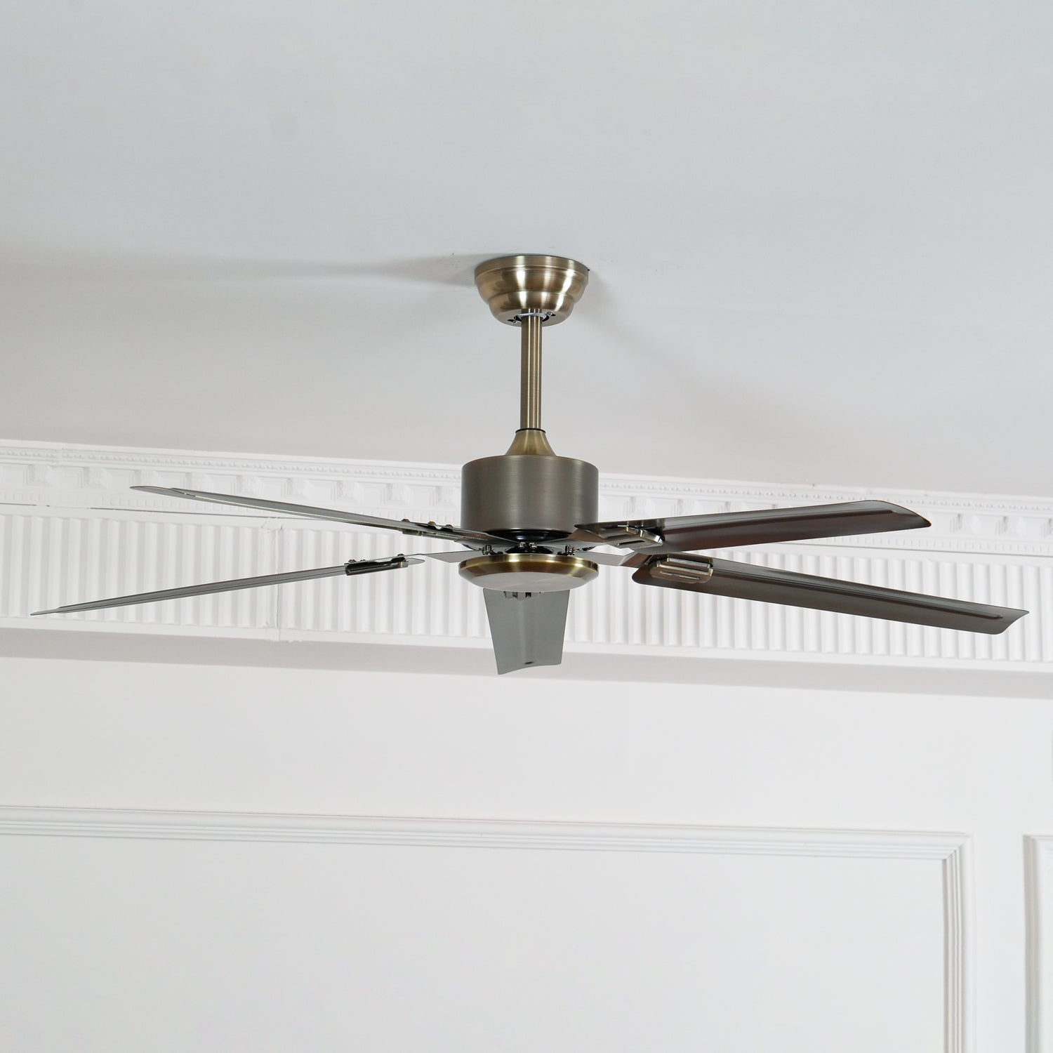 Ventilador de Techo Premium de Interior Vosolara, instalado en una habitación