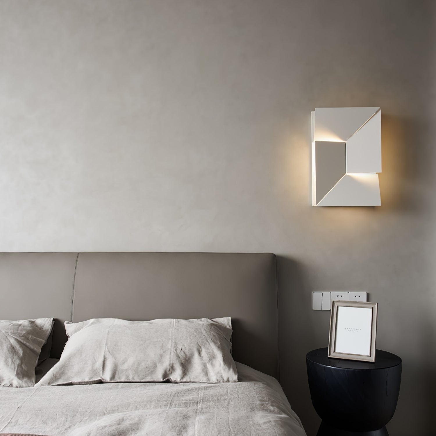 Shadows Grand Sconce - Letslighting