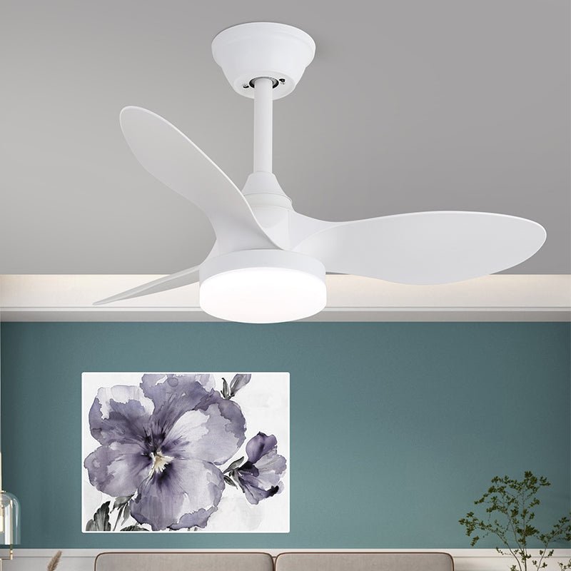Primer plano de las aspas del Ventilador de Techo Arden Minimalista de Madera Negra con Luz