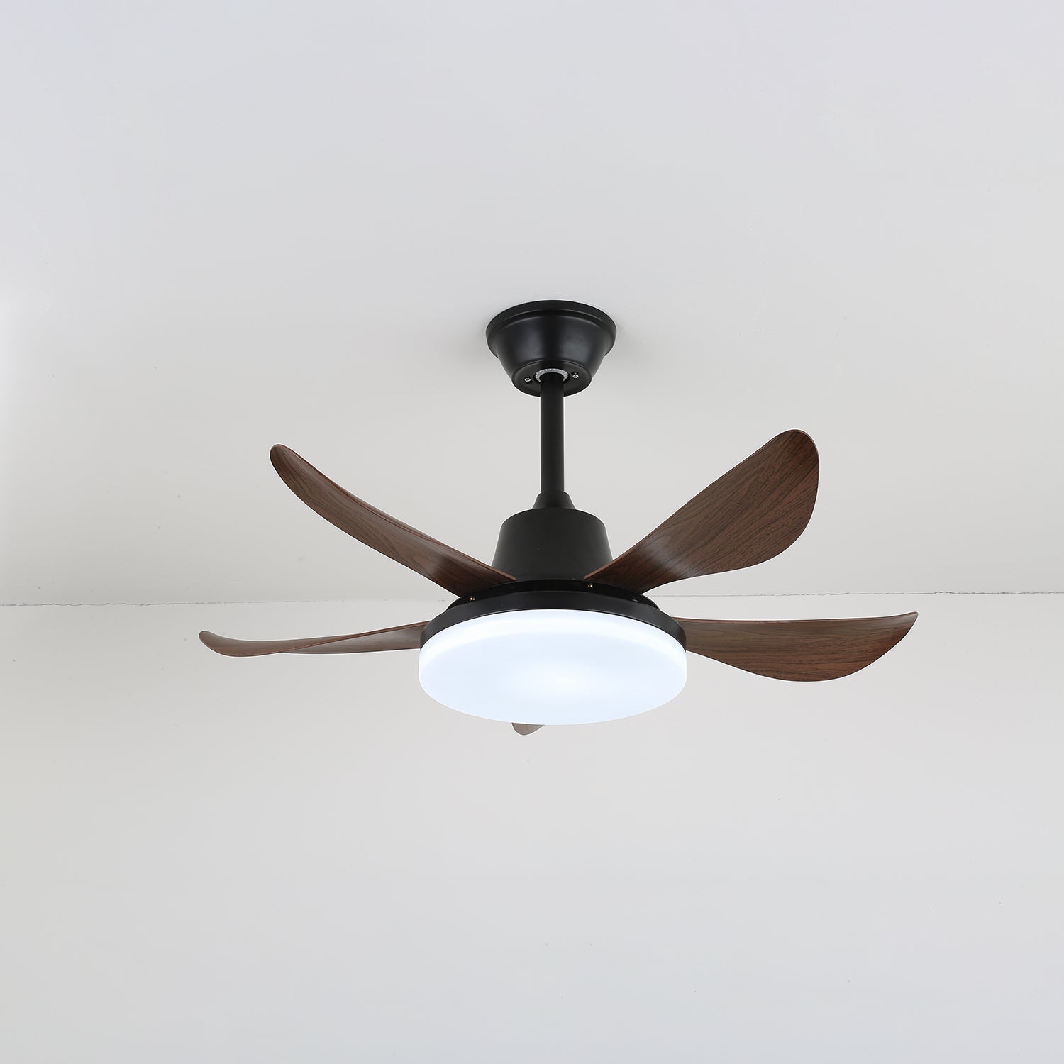 Lámpara ventilador de techo moderna Callen de madera con mando a distancia