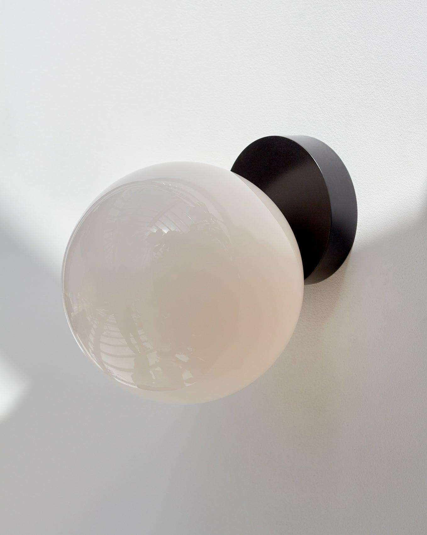Tip of The Tongue Wall Lamp - Letslighting