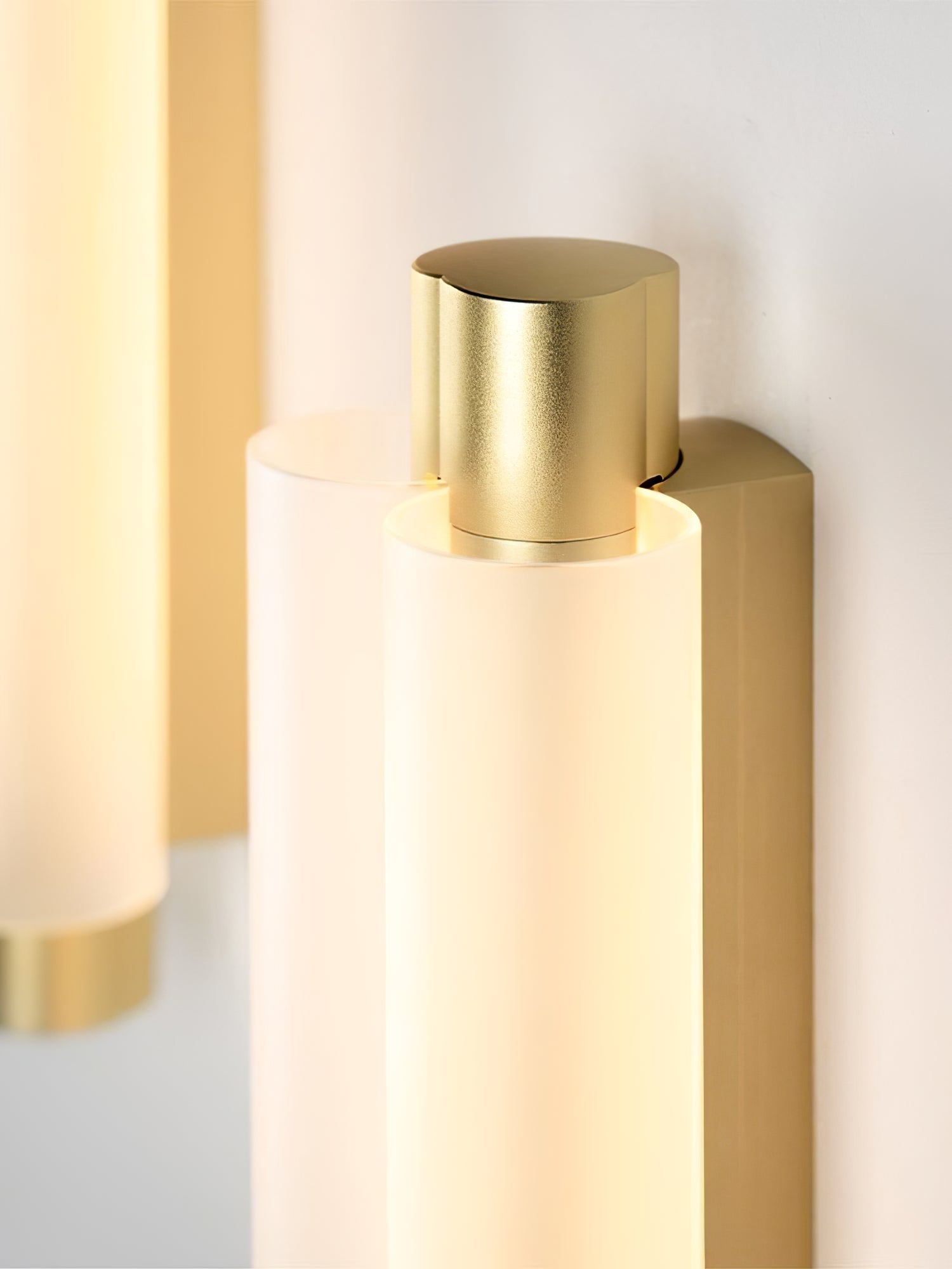 Trillium Wall Sconce - Letslighting
