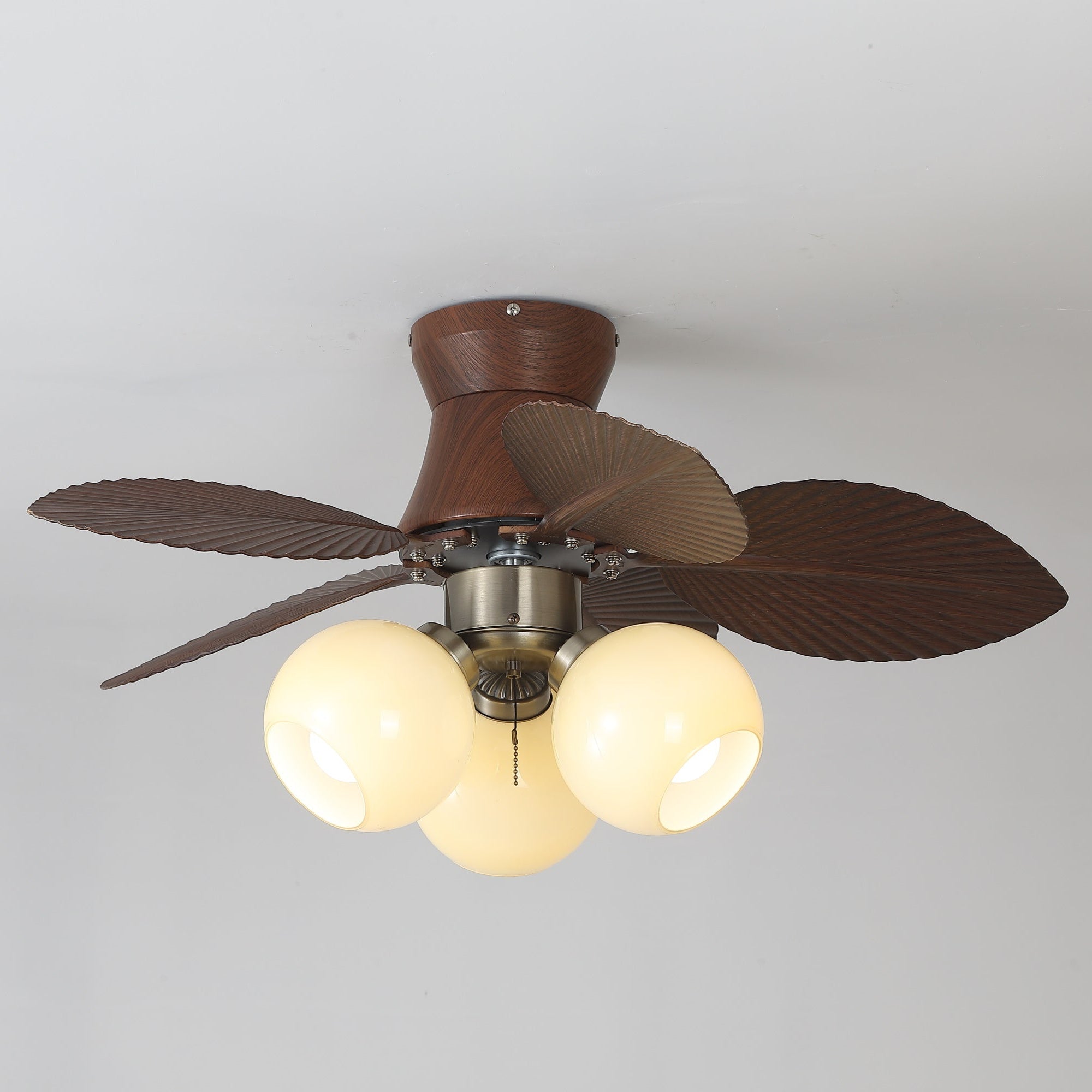 Ventilador de Techo con Luz Walden Roble en una oficina en casa contemporánea