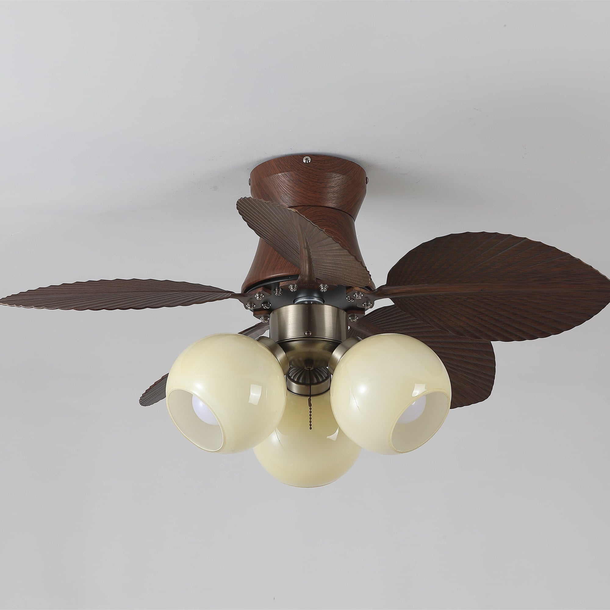 Ventilador de Techo con Luz Walden Roble con mando a distancia mostrado