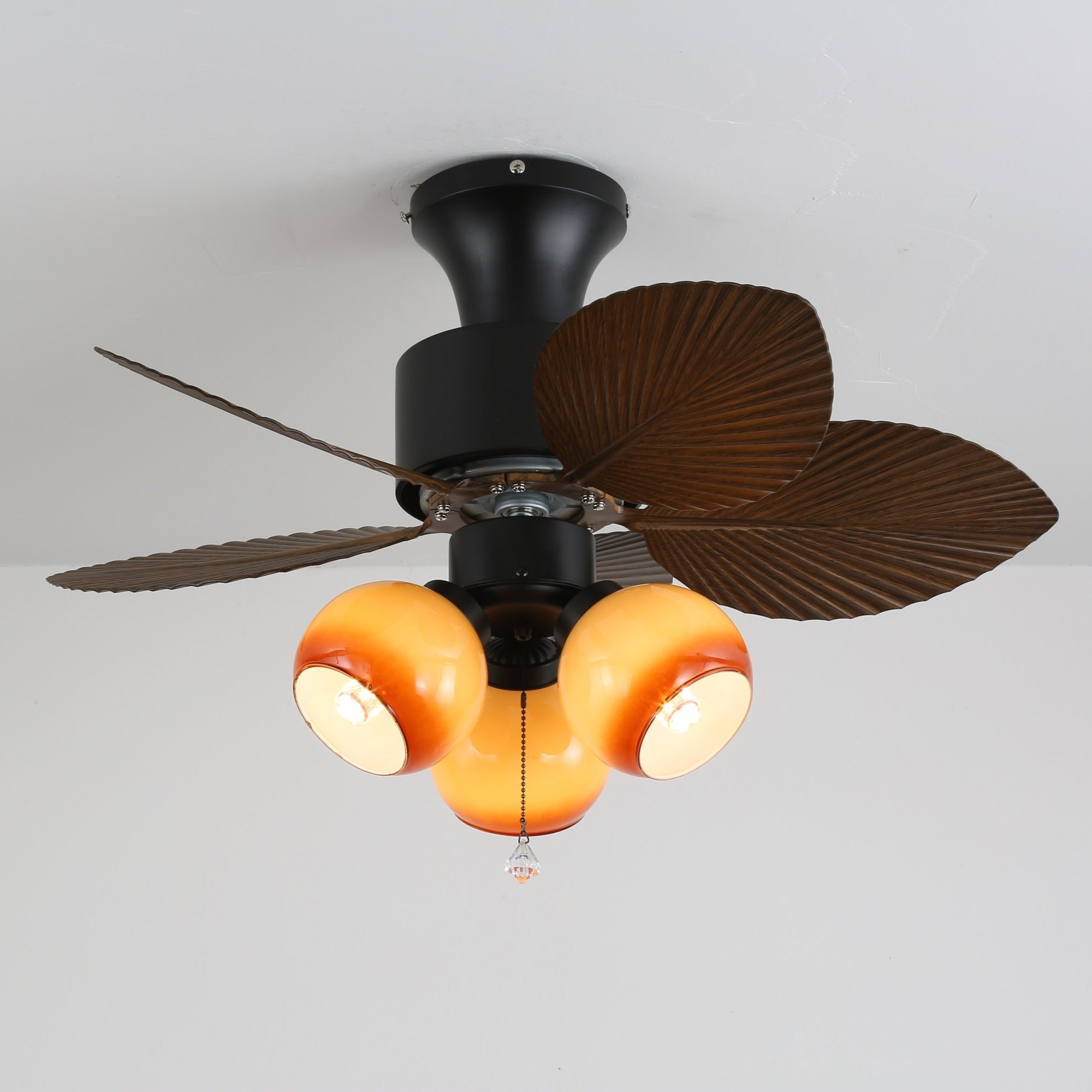 Ventilador de Techo con Luz Marvella de Madera Vintage instalado en un comedor