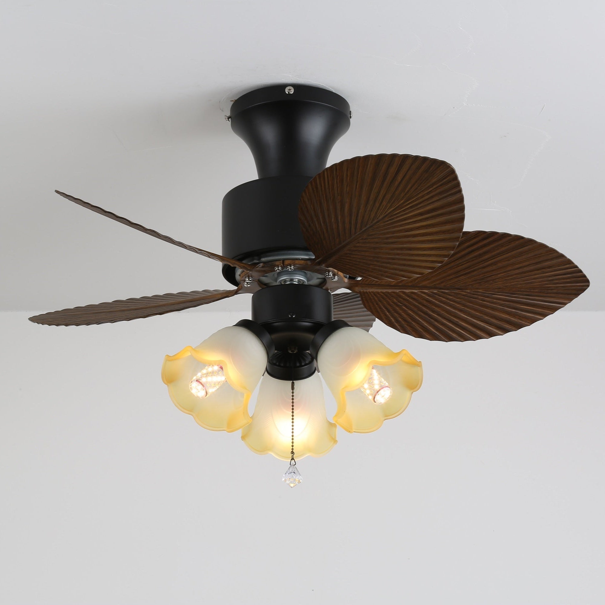 Otra perspectiva del Ventilador de Techo con Luz Marvella de Madera Vintage