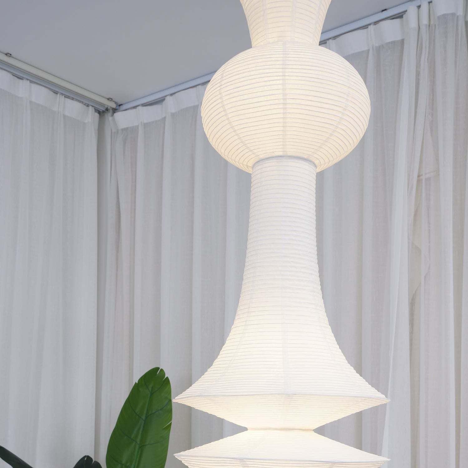Ritta Lámpara Colgante Vertical Escultural de Papel