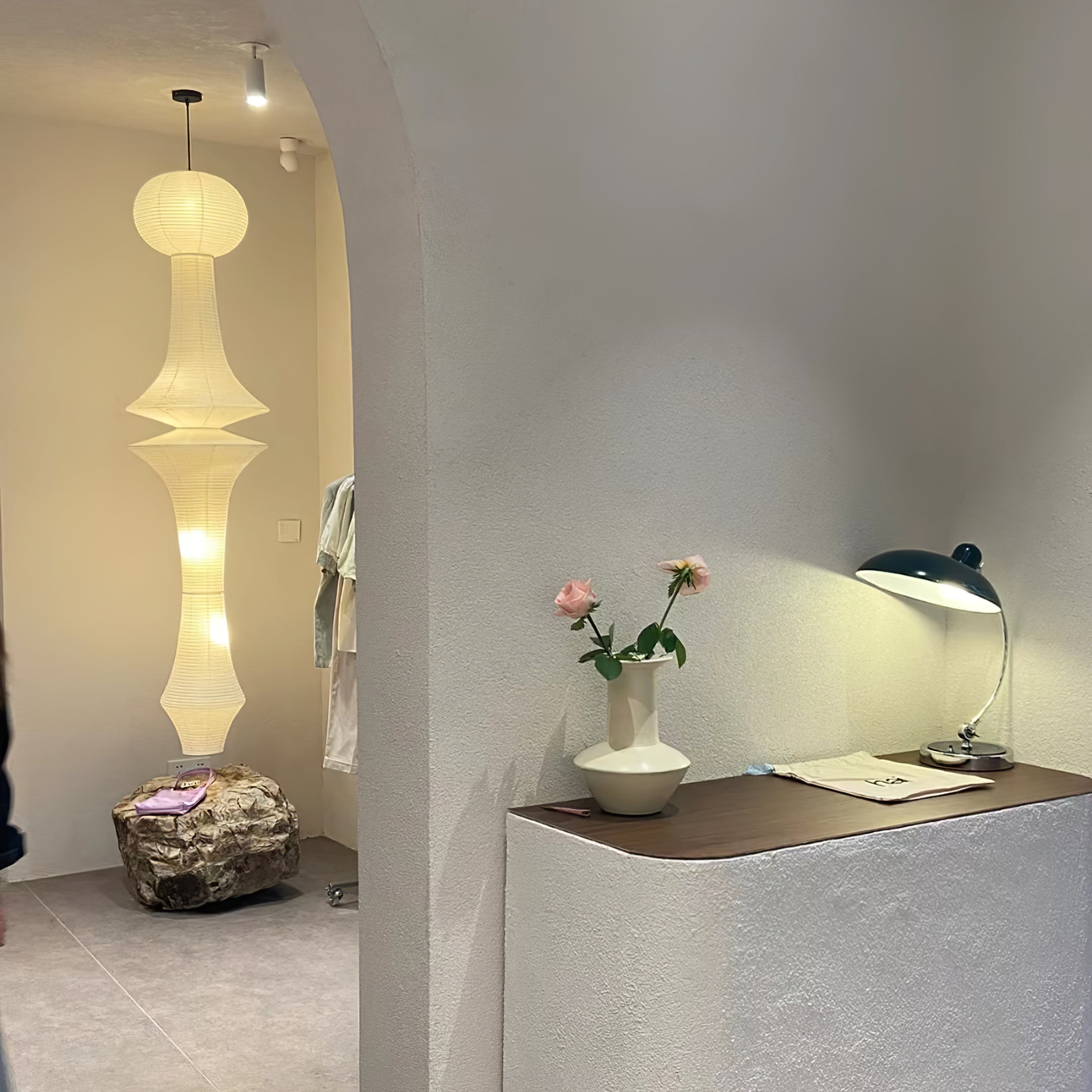 Ritta Lámpara Colgante Vertical Escultural de Papel
