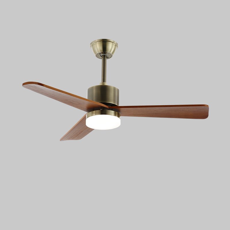 Ventilador de techo Ventio con luz en un ambiente de dormitorio.