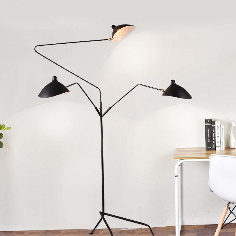 Schmitt Diseña Irregular Metal LED Lámpara de Pie Negra